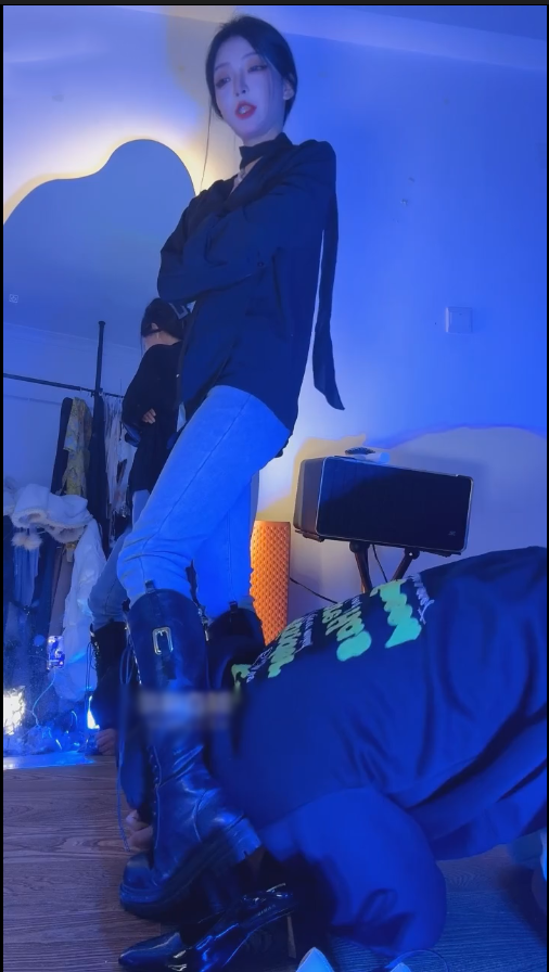 玩物直播绝美兔-251122 玩弄发情恋鞋狗【1V】【750MB百度云】 预览图 2