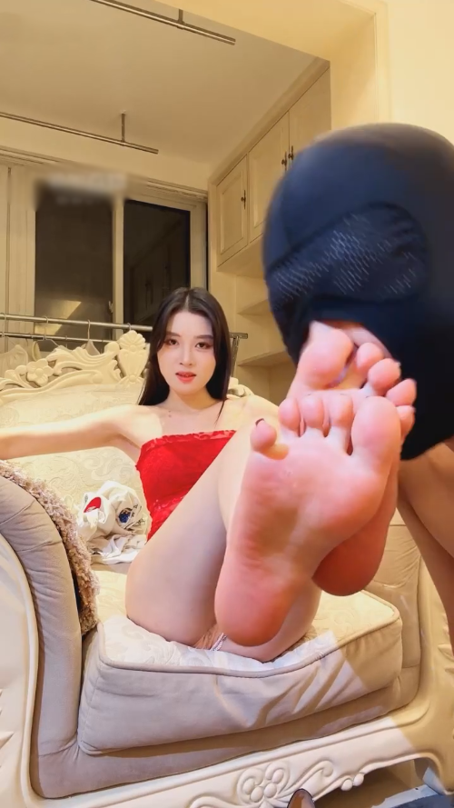 玩物直播木万-251123 性感蕾丝红裙无限寸止【1V】【547MB百度云】 预览图 1