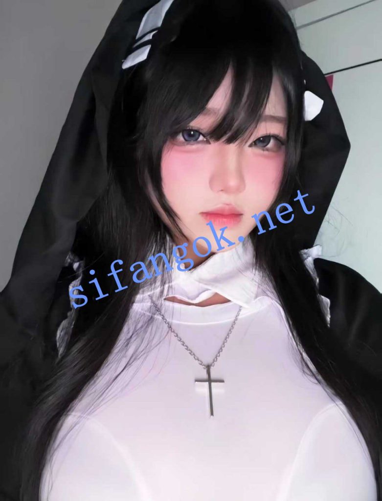 抖音 4uo 木瓜巨乳细腰 顶级极品 露点 插B自慰【12V5M】【201M】 预览图 3