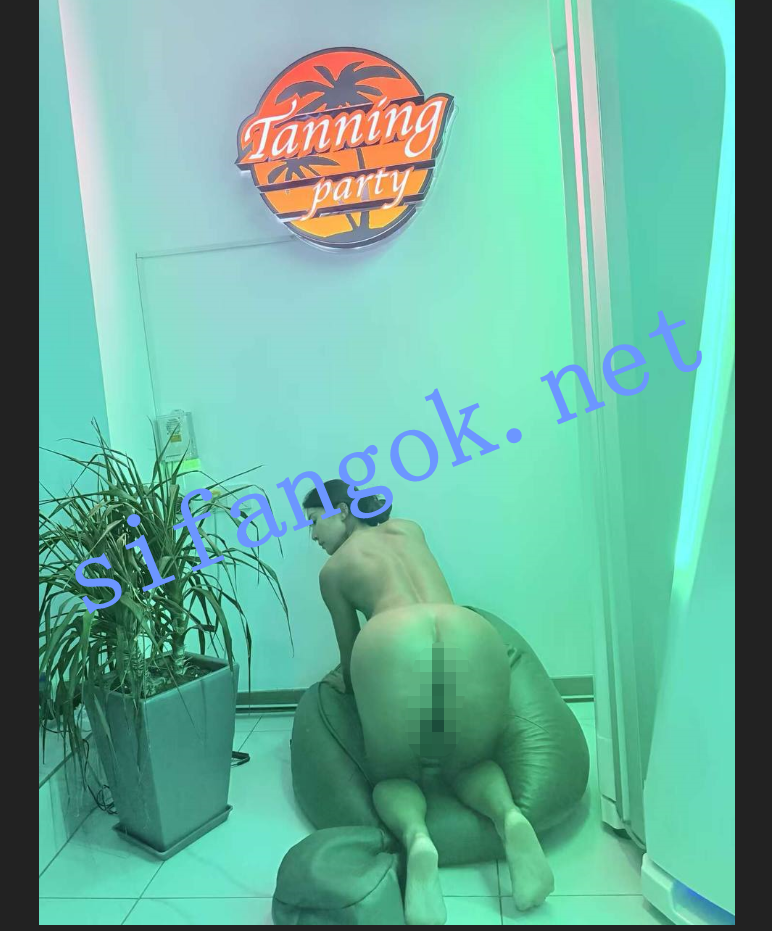 【抖音网红】凯西小树洞 最新流出露脸道具插逼喷水吞精【6P8V】【326M】 预览图 2