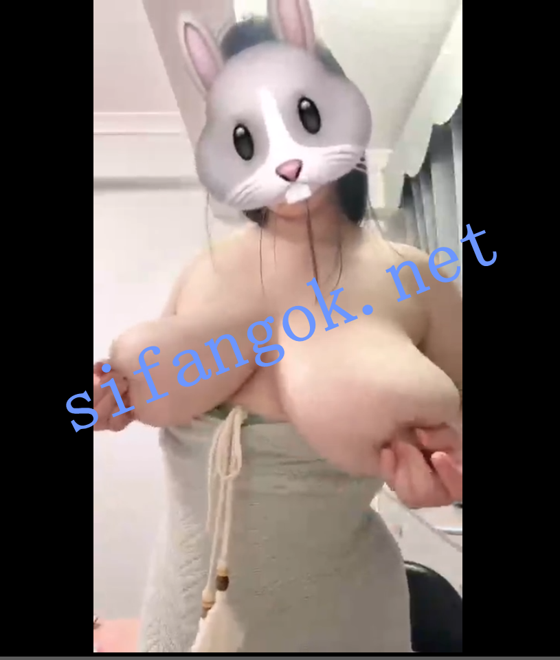 【抖音巨乳】圆玉 脱衣全裸乳摇抠逼舔奶福利【14V】【160M】 预览图 18