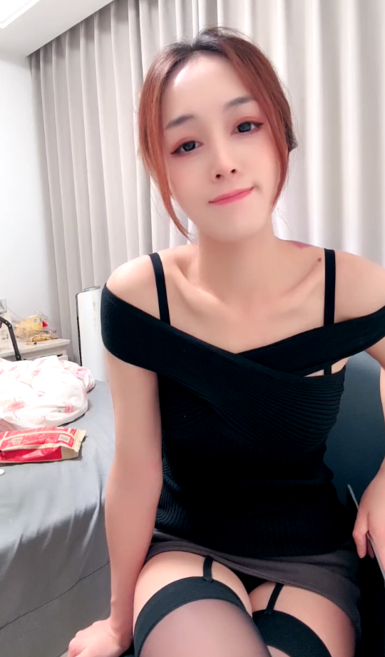 气质美艳少妇【水多叫的响】激情大秀2v 预览图 1