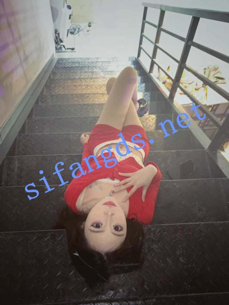 抖音 emlly 气质极品女神 骚母狗反差婊 口交 扮狗等【6V】【20.4M】 预览图 9