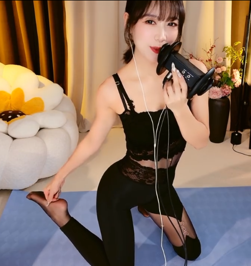 圈圈 深度冥想＋舒缓瑜伽+贴耳亲吻吹气妻子的深夜温柔告白 2V447M百度盘-福利岛