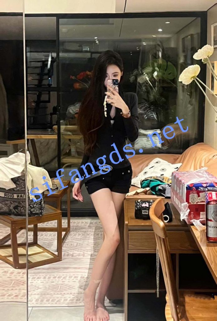 抖音 emlly 气质极品女神 骚母狗反差婊 口交 扮狗等【6V】【20.4M】 预览图 7