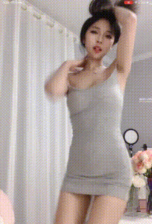 【无在线播放】抖音 02uiii-8 30万粉 无罩乳贴 抖胸舞 巨乳超弹 欠操表情【6V】【299M】 预览图 17