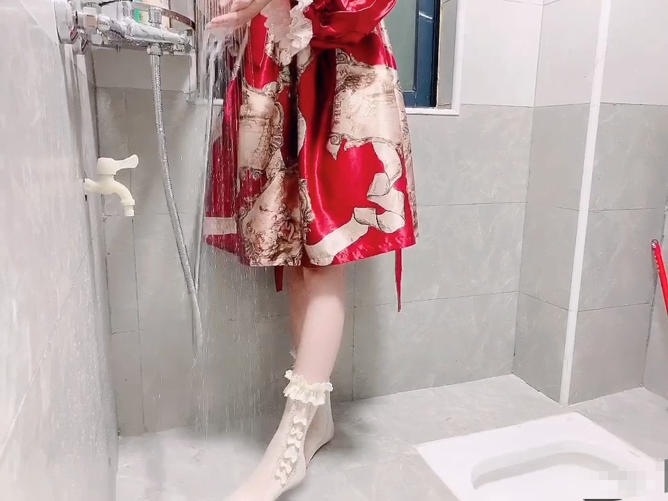 小兔软糖 浴室红色洛丽塔-福利岛