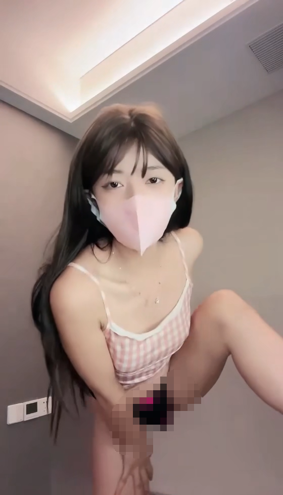 女神【小鹿】裸舞诱惑 预览图 1