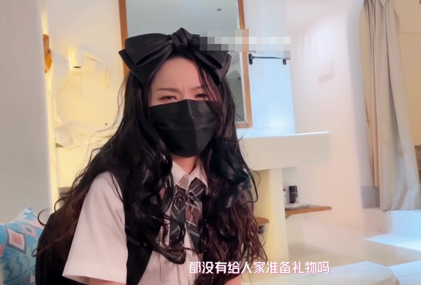 网红瑜伽御姐【特污兔】嫩穴妹妹的圣诞礼物：肉棒塞满骚穴_内射小粉逼_圣诞女郎_乱伦_内射中出 预览图 1