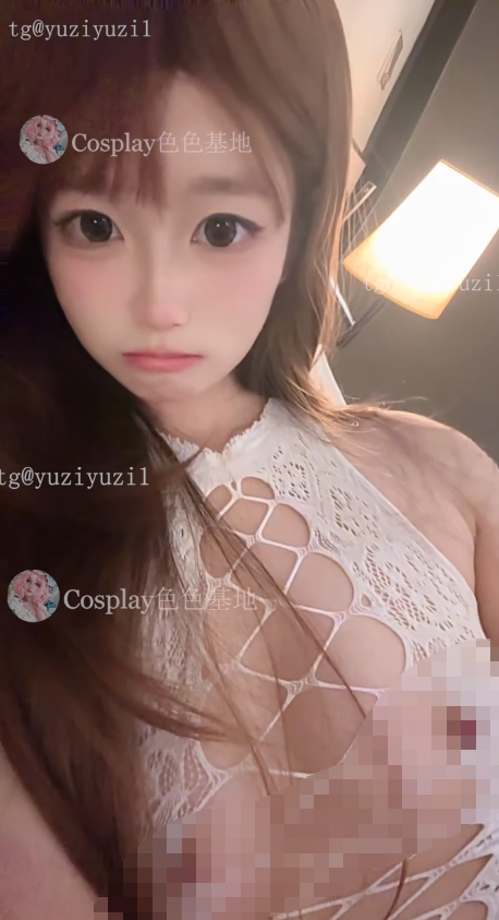 饭饭饭 水晶假屌自慰 【2V 251MB】-福利岛