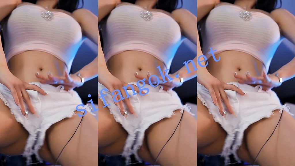 【斗鱼】谁的小棉袄呢 新年大礼包 超火高定最猛系列12V【12V】【1.65G】 预览图 15