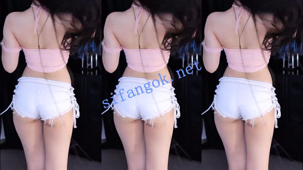 【斗鱼】谁的小棉袄呢 新年大礼包 超火高定最猛系列12V【12V】【1.65G】 预览图 49