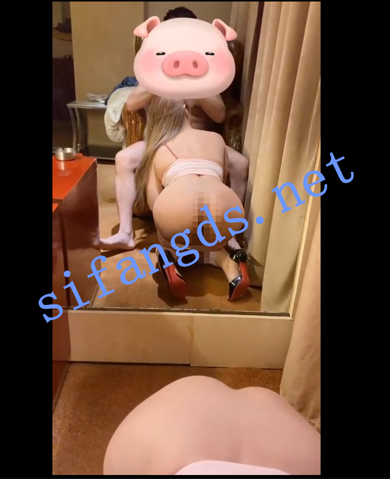 【抖音肥臀】丁老师 万粉肥臀露脸吃鸡后入 无任何遮挡【8V】【64M】 预览图 18