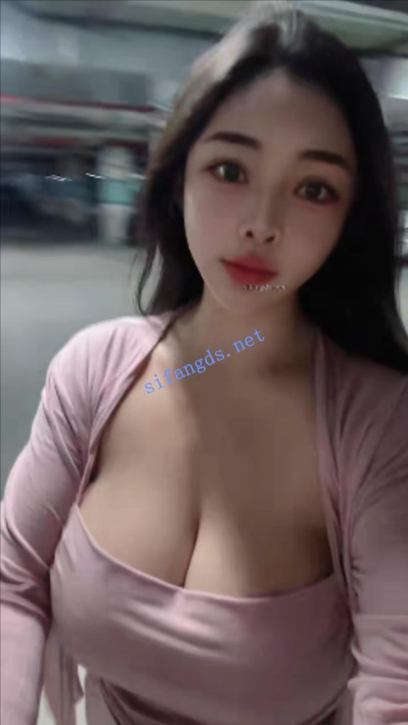 重磅重庆巨乳网红谢佳佳各种情趣内衣秀豪乳露奶又大又软【29V】【112M】 预览图 34