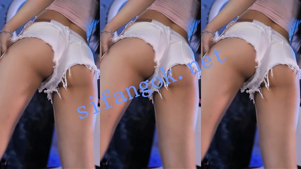 【斗鱼】谁的小棉袄呢 新年大礼包 超火高定最猛系列12V【12V】【1.65G】 预览图 18