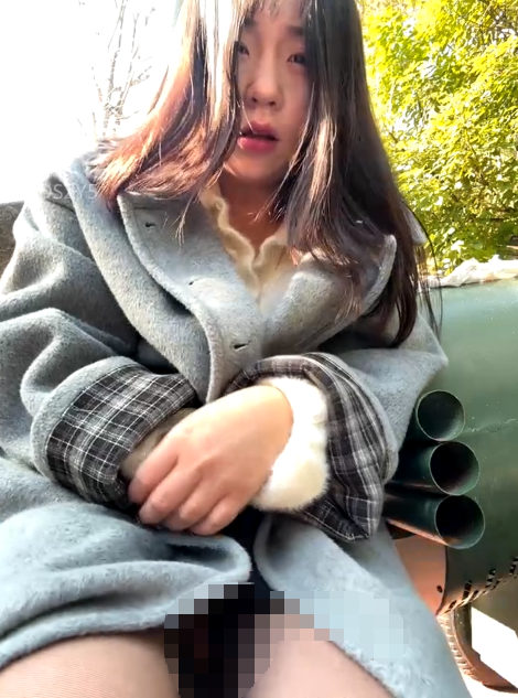 女大露出【Xixi-Gala】清纯样貌女大学生 私下兼职黄播 户外公园 网吧 真实漏出1(17V) 预览图 1