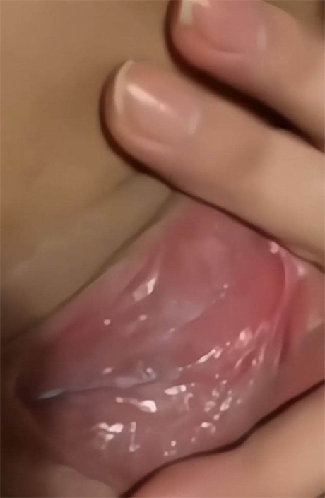 抖音 小姜姜 气质精神小妹 露点 自慰 掰开B特写【1V】【143M】 预览图 6