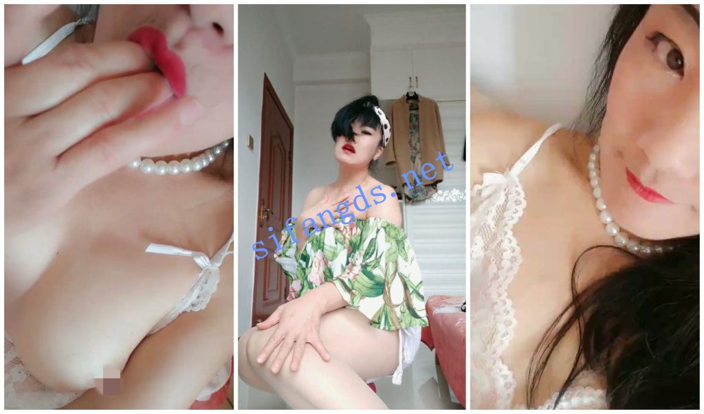 【抖音福利】风骚熟女【小兰兰】道具自慰抠穴吃淫水【7V】【167M】 预览图 3