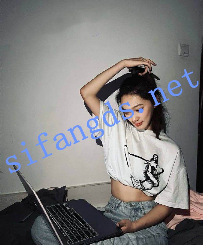 抖音 小小松菜莱 短剧演员 露脸露点 阳具自慰 掰开B特写【2V】【332M】 预览图 5