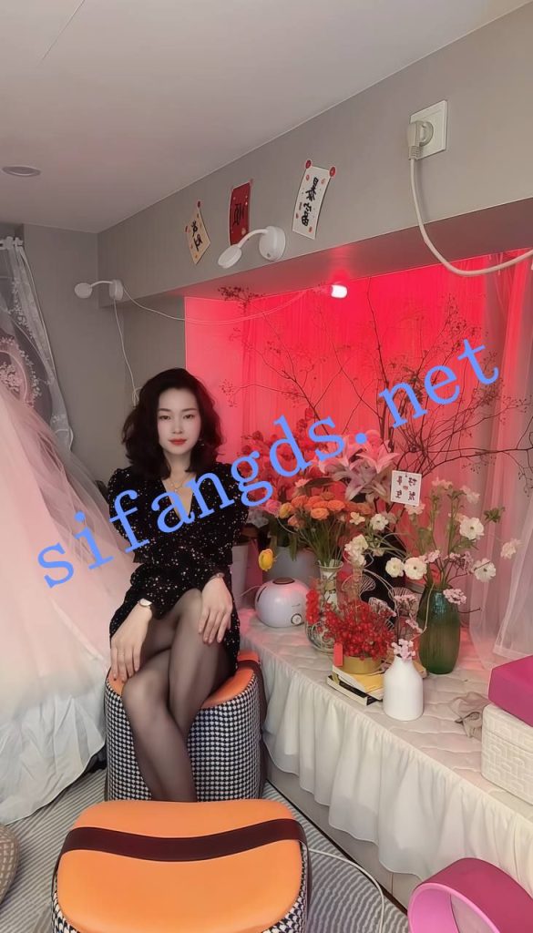 抖音 蓝姐姐-2 17万粉 高贵气质御姐 露脸露点 电动阳具插B【6V】【392M】 预览图 4