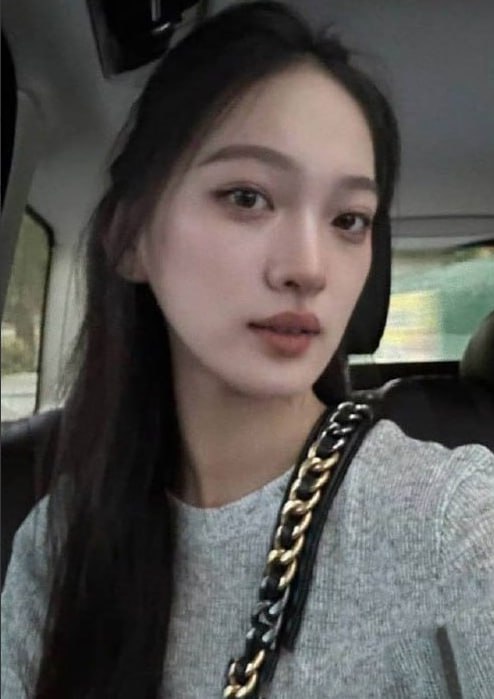 抖音 小小松菜莱 短剧演员 露脸露点 阳具自慰 掰开B特写【2V】【332M】 预览图 3