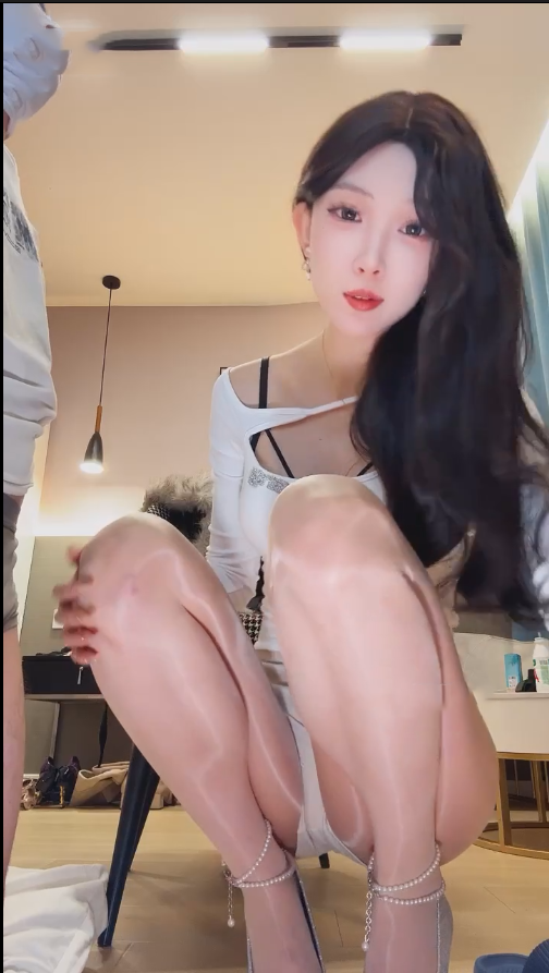 玩物直播佳佳s-251124 延迟教学1.0【1V】【474MB百度云】 预览图 1