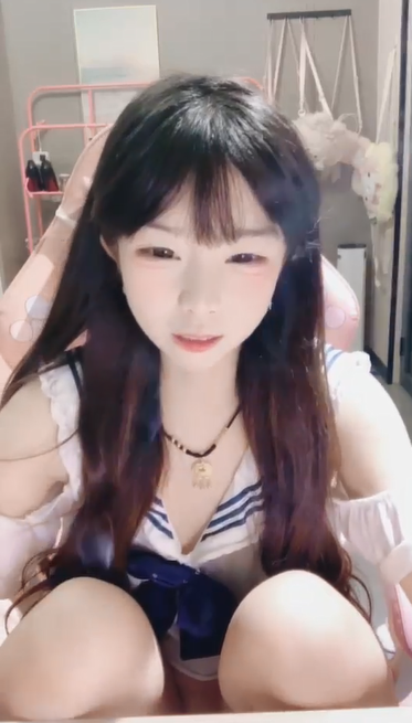 超可爱萝莉【呆呆萝】童颜美乳 无毛嫩穴-福利岛