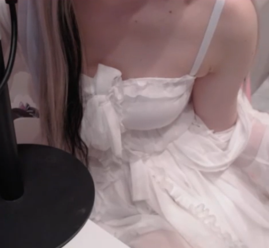 閻魔あこ2025_12_26【実写_耳舐め】真っ白ドキドキ可愛い部屋着で耳舐め 1V948M百度盘-福利岛