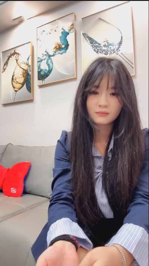 玩物直播jonyz-251201 开发19岁上门美甲技师【1V】【800MB百度云】 预览图 4