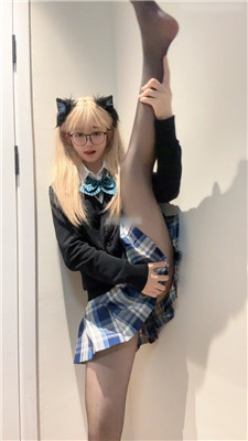 抖音萌妹 心碎美洋洋芙仔 给你看内裤骚舞 JK自摸诱惑福利【105P27V】【2.61G】 预览图 1