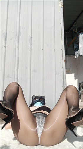 抖音骚主播 小英子 内衣骚舞福利顶逼摇臀 超有节奏感【15V】【2.94G】 预览图 6