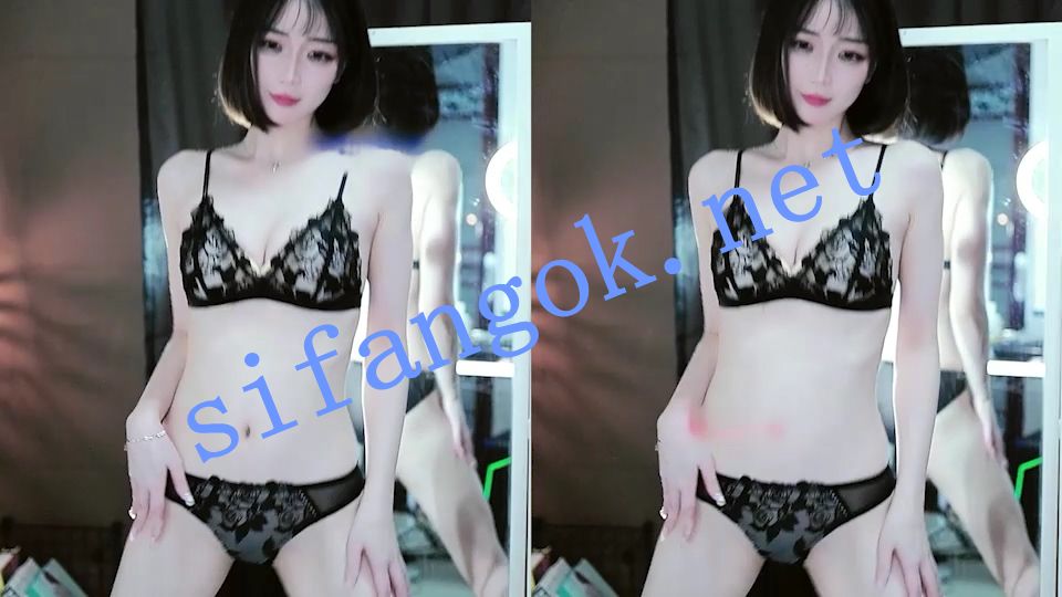 虎牙 刘钞钞-9 真空凸点 脱丁字裤 抖胸抖臀 半裸裸舞 4V【4V】【325M】 预览图 20