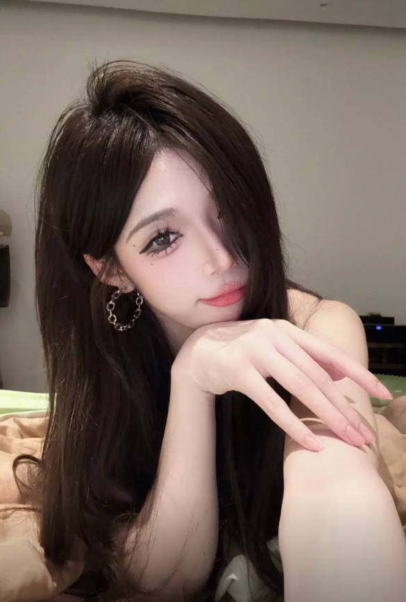 抖音 李熙 顶级颜值身材 露脸露点 裸舞 目前最大尺度【2V】【202M】 预览图 4