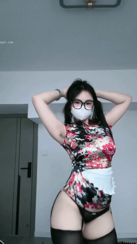 抖音快手大V 可爱的肉巴 微密肉感福利骚舞 情趣丝丝秀【390P150V】【5.68G】 预览图 1