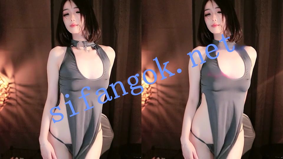 虎牙 刘钞钞-9 真空凸点 脱丁字裤 抖胸抖臀 半裸裸舞 4V【4V】【325M】 预览图 10