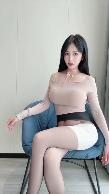 抖音小阿珂付费定制 颜值大长腿少妇道具自慰【8V】【159M】 预览图 7