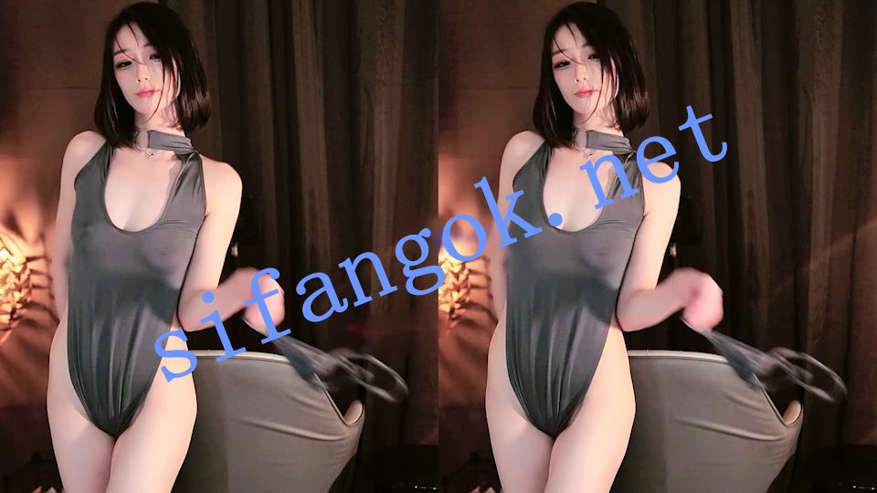 虎牙 刘钞钞-9 真空凸点 脱丁字裤 抖胸抖臀 半裸裸舞 4V【4V】【325M】 预览图 19