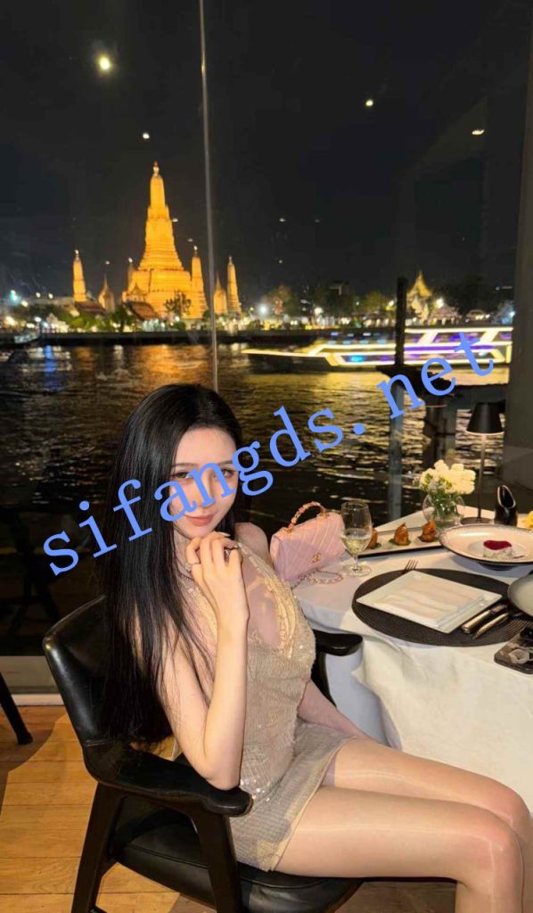 抖音 魔人布欧 35万粉 顶级美女 美腿 足交阳具【11V】【303M】 预览图 9