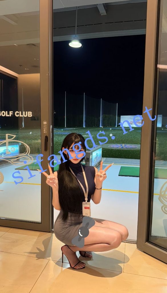 抖音 魔人布欧 35万粉 顶级美女 美腿 足交阳具【11V】【303M】 预览图 3