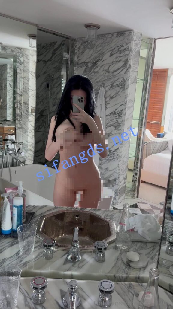 【抖音福利】1oW粉模特李妍雨（yonu1201）裸体初次曝光，大奶【9V】【108M】 预览图 4