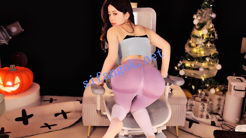 【网易CC】小燃燃 瑜伽裤专属特辑7V 勒出肥美鲍鱼【7V】【989M】 预览图 1