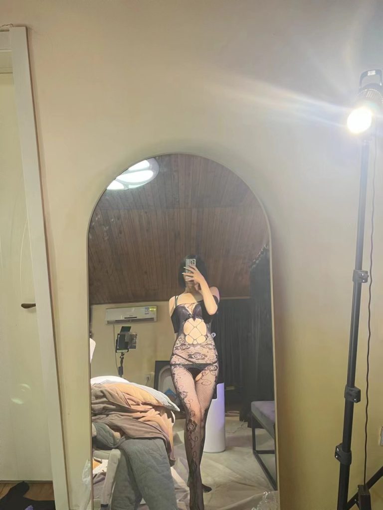 【虎牙 嘉映南风】土豪私发定制大尺度 露比【3V】【50.9M】 预览图 1