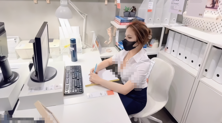 【4K增强】美杜莎~性感OL~美女销售宜家家居前出卖肉体换订单-丝袜OL足交~高潮喷水口爆露出~-福利岛