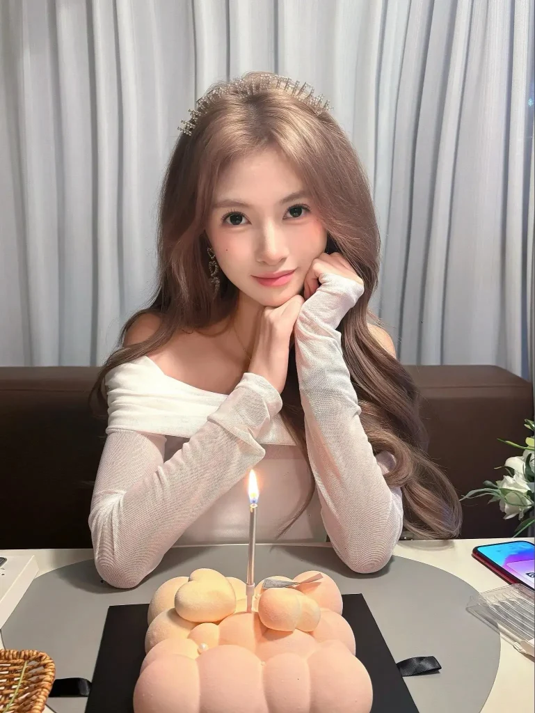 【S级泄密】抖音小红书高颜值美妆网红「小小舒」被男主流出于网上，抖音大号卖了小号断更【5V】【471M】 预览图 1