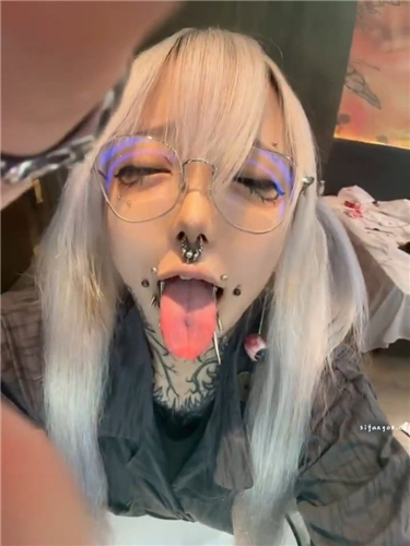 推特反差萌妹 布丁狗 椿山民子 我讨厌你 符文战士纹身裸秀【73V】【938M】 预览图 25