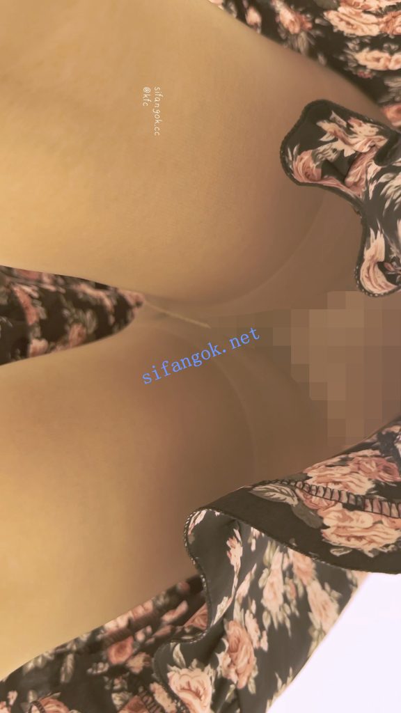 【永久专享】【KFC】混血学生妹跟着男友买衣服·碎花裙肉丝袜白内前后CD【1V】【434M】 预览图 10