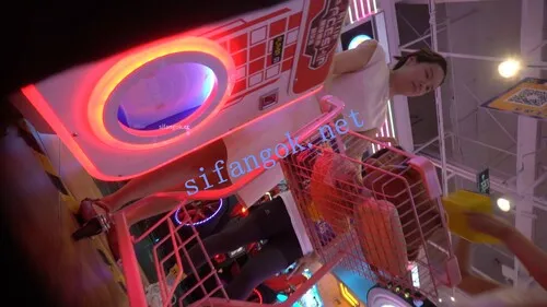 【永久专享】（空城原创）白裙白嫩少妇带孩子玩，微透无痕N紧裹肥臀【1V】【268M】 预览图 5