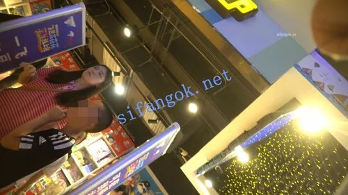 【永久专享】（空城原创）条纹连衣裙高冷少妇，红热红N包裹肉臀【1V】【261M】 预览图 4