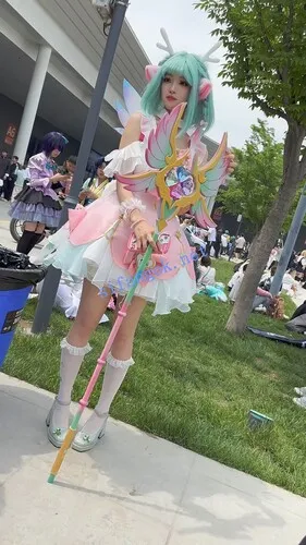 【永久专享】【KFC】极品可爱COSER瑶妹·蹲下后人多也要把相机塞屁股下CD【1V】【2.2G】 预览图 5