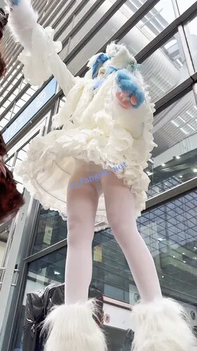 【永久专享】【KFC】⭐极品洛丽塔裙学姐镜头下跳舞·白丝袜超薄内微透毛【1V】【2.77G】 预览图 19